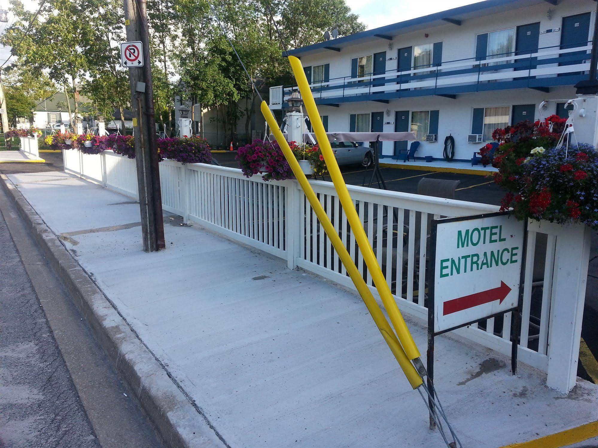 Niagara Parkway Court Motel Exterior photo